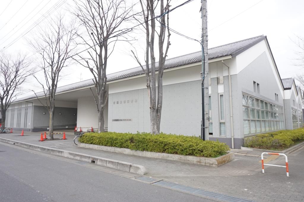 図書館　さいたま市立岩槻東部図書館（図書館）まで906m