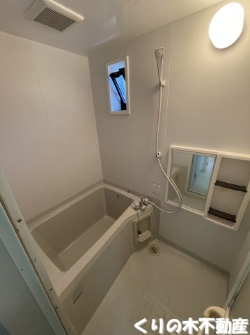 バス・シャワールーム　反転タイプのお部屋です（現況を優先します）