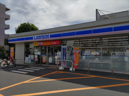 コンビニ　ローソン世田谷上用賀六丁目店（コンビニ）まで520m