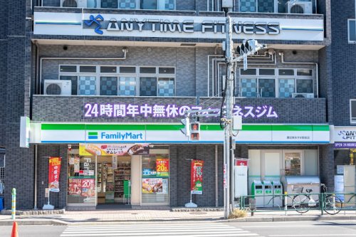 コンビニ　ファミリーマート 墨田東あずま駅前店（コンビニ）まで568m