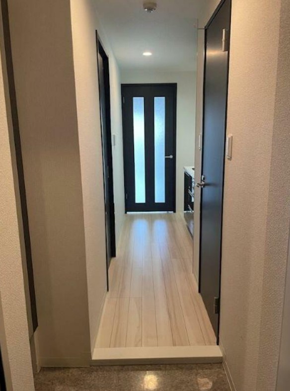玄関　別部屋参照写真