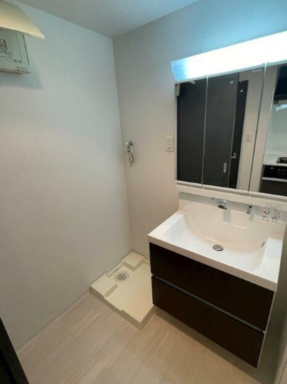 洗面設備　別部屋参照写真