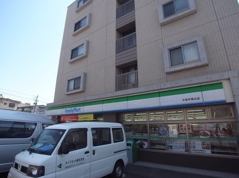 コンビニ　ファミリーマート大田中馬込店（コンビニ）まで1367m