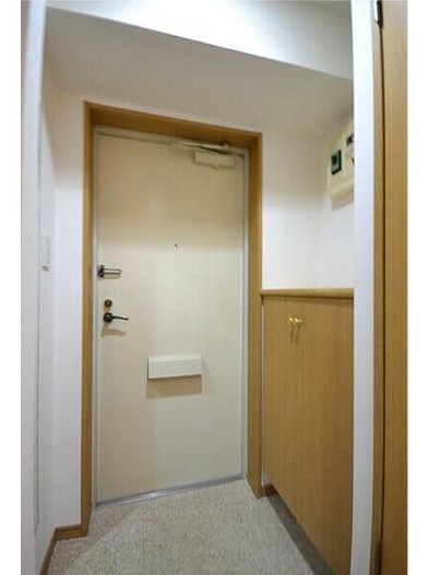 玄関　※こちらのお写真は他部屋になり参考写真です