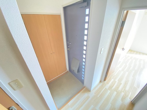 玄関　※別部屋の写真です