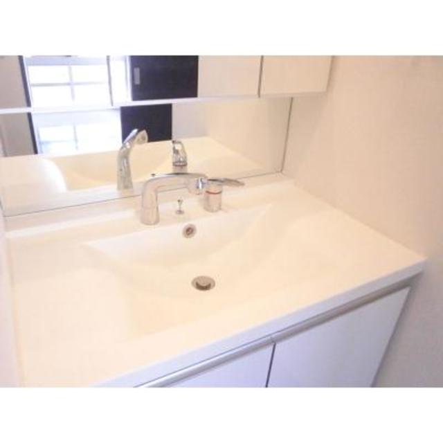 洗面設備　※写真は同タイプ住戸です。