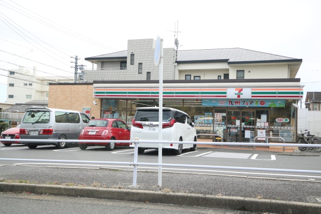 コンビニ　セブン-イレブン 名古屋神前町１丁目店（コンビニ）まで198m