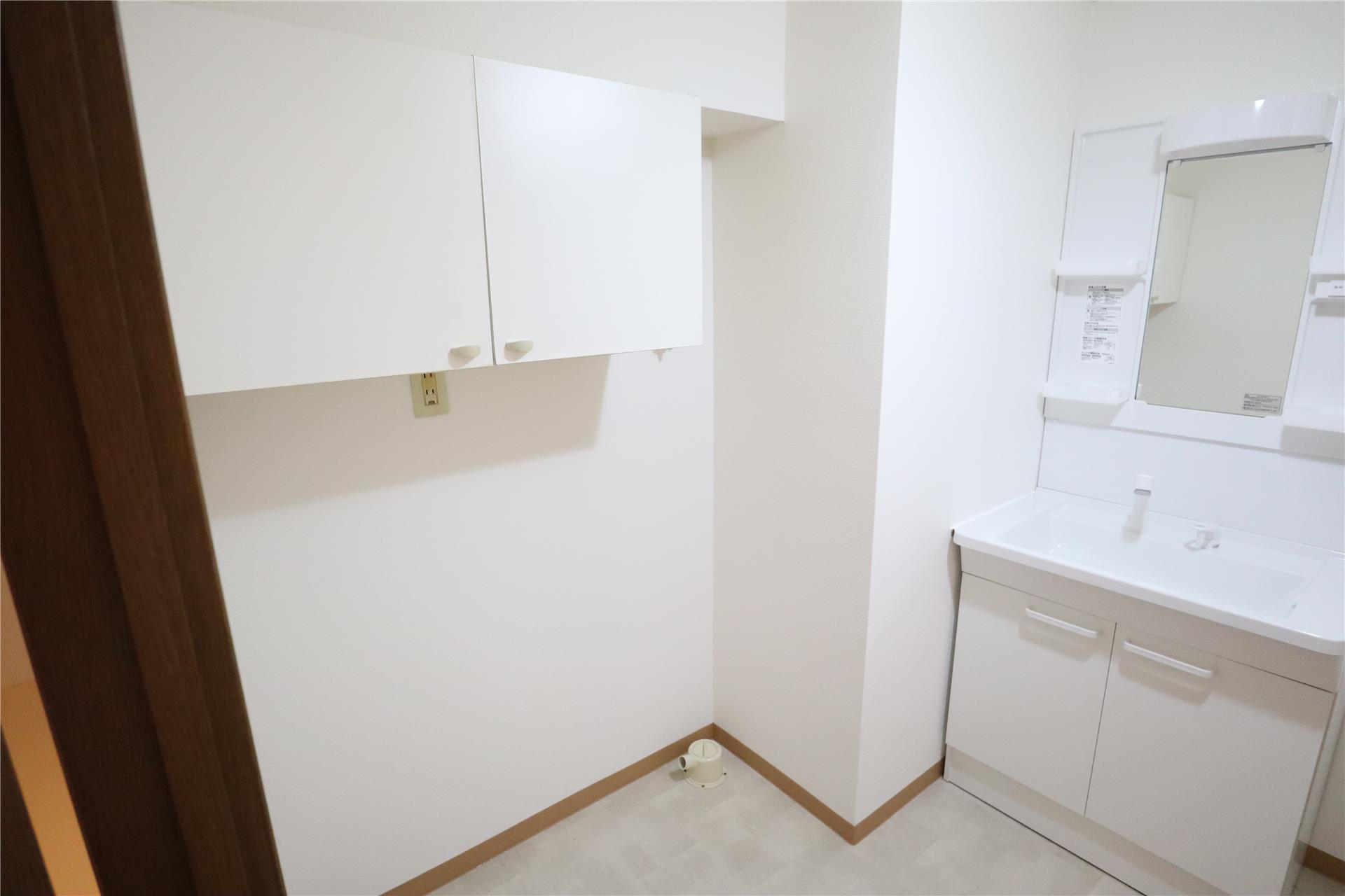 眺望　室内洗濯機置き場と便利な棚付き