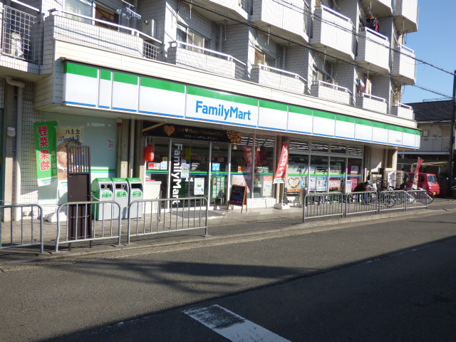 コンビニ　ファミリーマート 竹田駅前店（コンビニ）まで418m