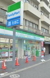コンビニ　ファミリーマート アワーズイン阪急ツイン館店（コンビニ）まで408m