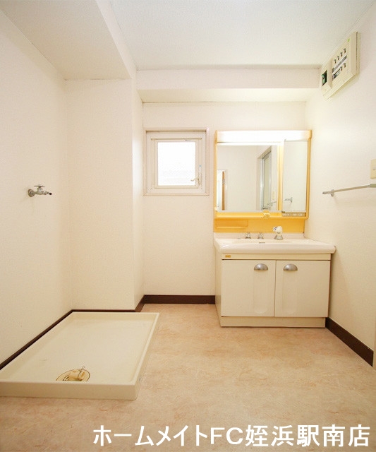 洗面設備　★脱衣所も広々です♪★参考写真