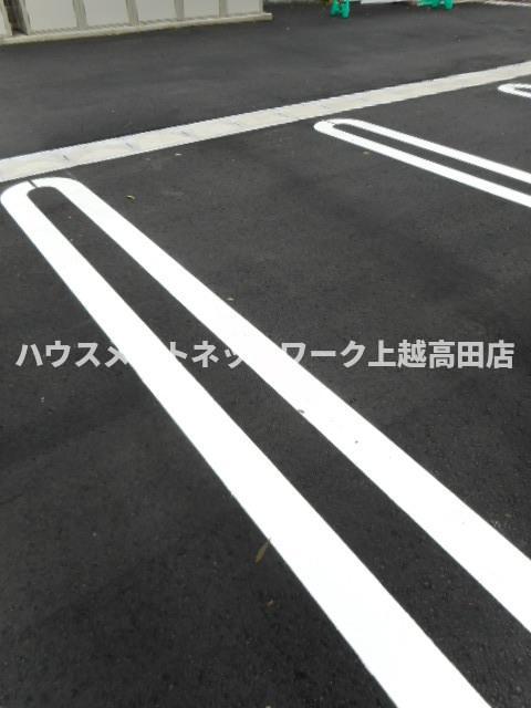 駐車場　消雪付駐車場