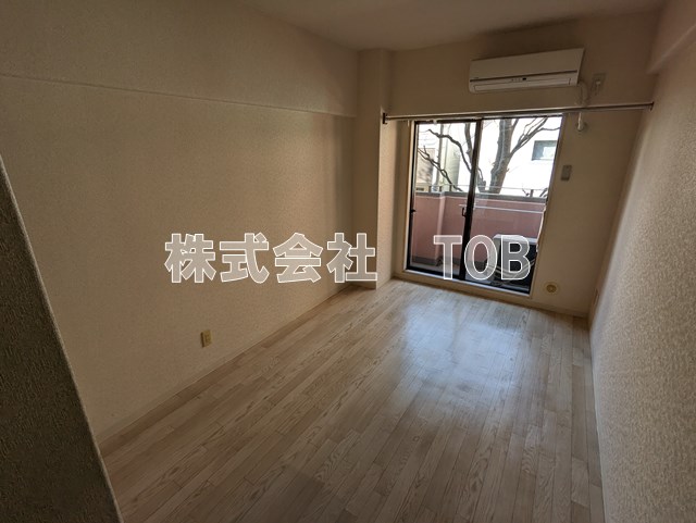 居室・リビング　※クリーニング中の写真