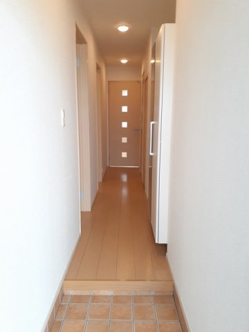 玄関　収納もある玄関です