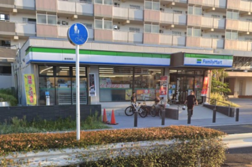 コンビニ　ファミリーマート 豊成団地店（コンビニ）まで838m