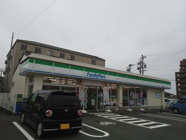 コンビニ　ファミリーマート 浜松志都呂店（コンビニ）まで300m