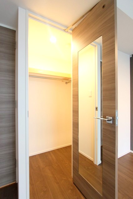 収納　写真は同タイプ住居です。