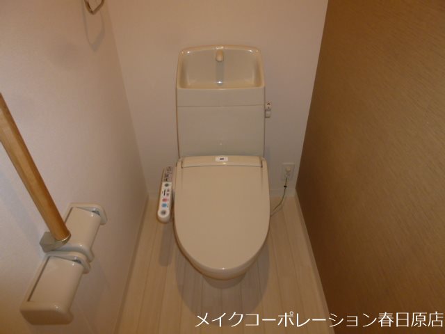 トイレ　写真は同型タイプ