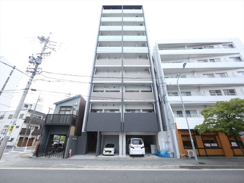 建物外観　外観　オートロック　宅配ＢＯＸ　防犯カメラ付き