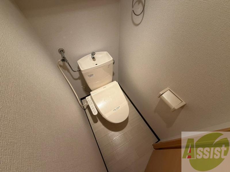 トイレ　こちらはトイレです。清潔感があり、安心して使用できます。