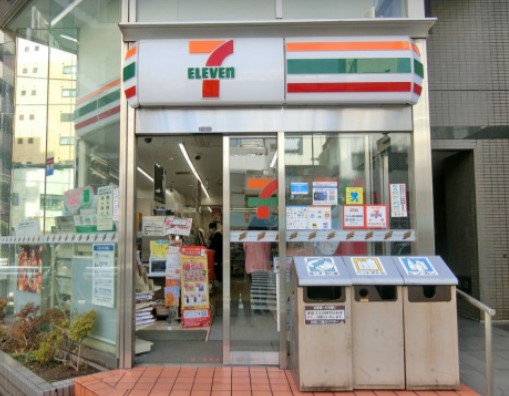コンビニ　セブンイレブン（コンビニ）まで140m