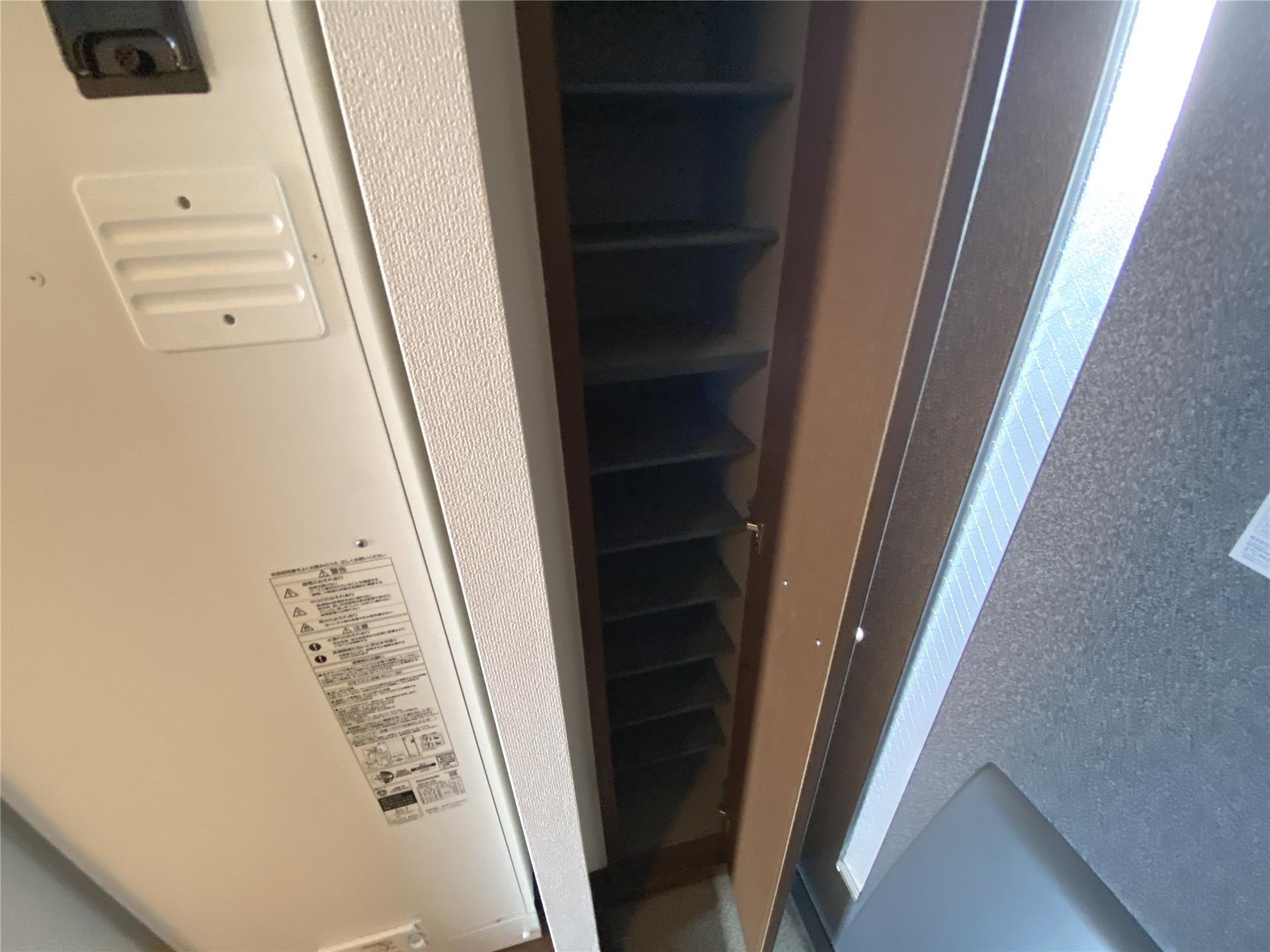玄関　シューズボックス付きです