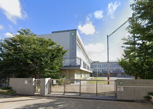 小学校　世田谷区立下北沢小学校（小学校）まで1229m