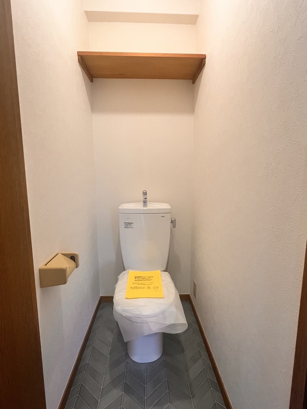 トイレ　落ち着いた色調のトイレです♪