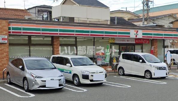 コンビニ　セブンイレブン 西明石南町店（コンビニ）まで880m