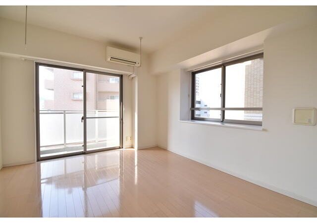 居室・リビング　※別部屋の参考写真です。