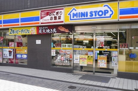 コンビニ　ミニストップ町屋４丁目店（コンビニ）まで214m