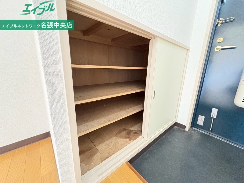 収納　同物件別部屋写真