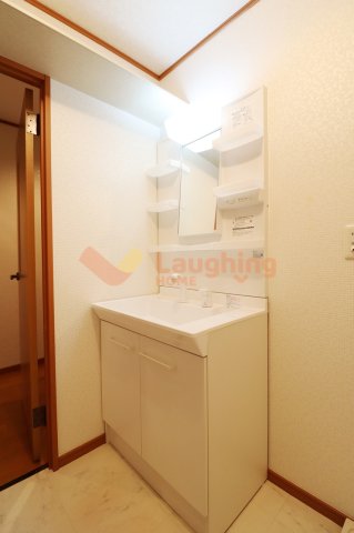 洗面設備　コンパクトで使いやすい洗面所