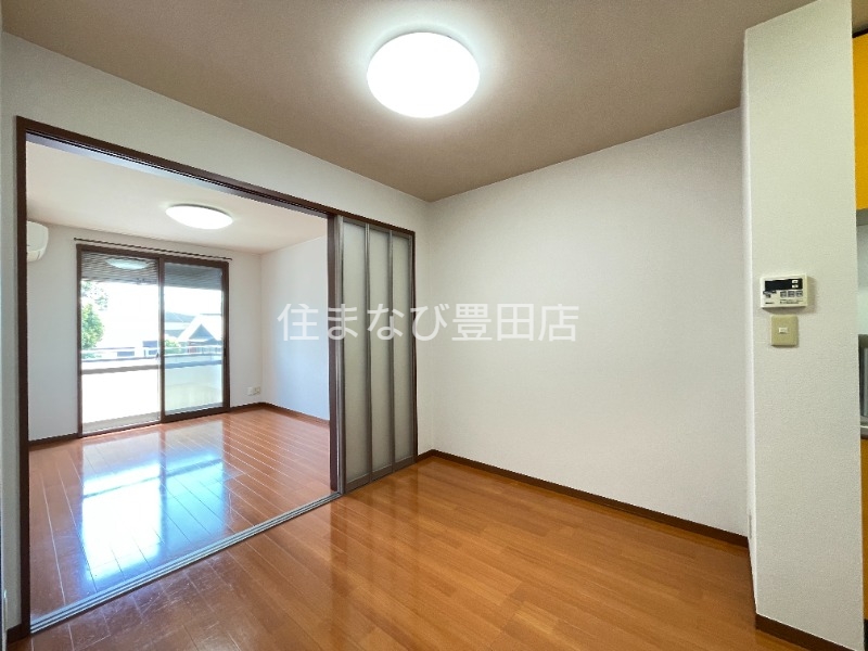 居室・リビング　同型別部屋写真