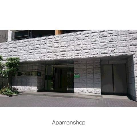 ガーラプレイス新宿御苑の外観写真
