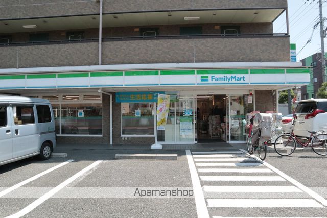 コンビニ　ファミリーマート（コンビニ）まで616m