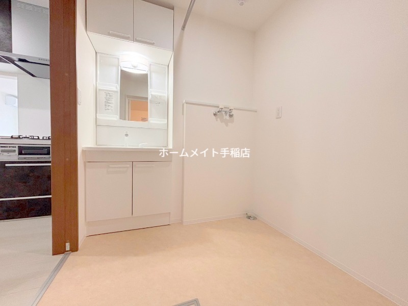洗面設備　便利な洗面台付きでございます！