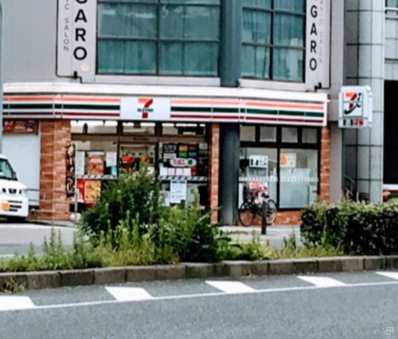 コンビニ　セブンイレブン大阪大淀南1丁目店（コンビニ）まで64m