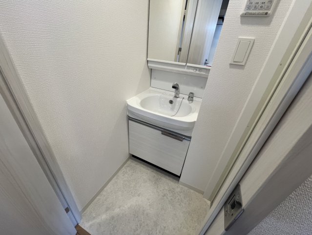 バルコニー　同物件別部屋写真