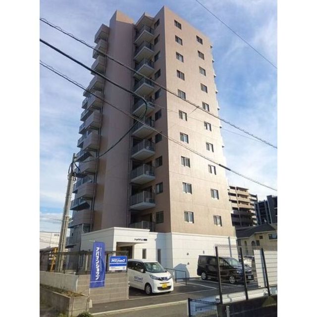 駐車場　建物外観