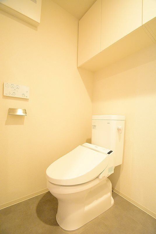 京王線 京王八王子駅 徒歩7分 6階建 築5年のトイレ写真