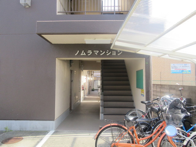 ロビー　マンション入り口はこちらです。