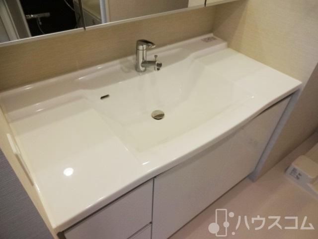 洗面設備　洗面所も広々しています！！