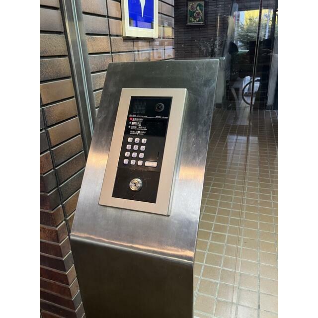 ロビー　オートロック