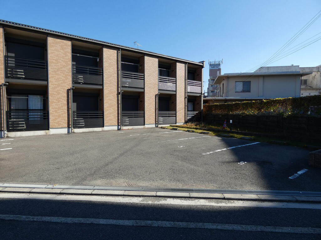 駐車場　★敷地内駐車場６台分★