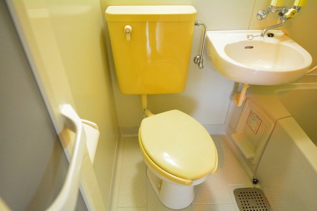 トイレ　浴室内にトイレがあります♪