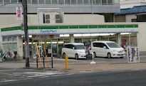 コンビニ　ファミリーマート 南住吉店（コンビニ）まで77m