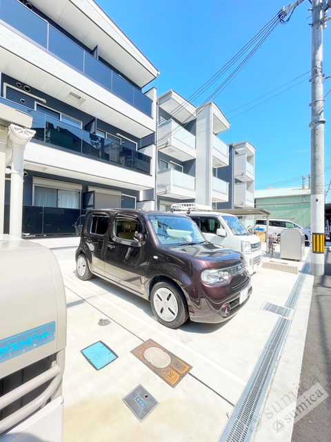 駐車場　ラクラク。敷地内駐車場です。