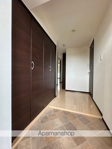 エリュシオン竜美ヶ丘の玄関写真