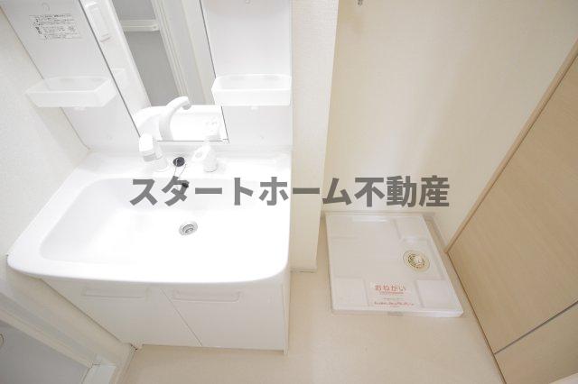 洗面設備　スペースが確保できる洗面所です